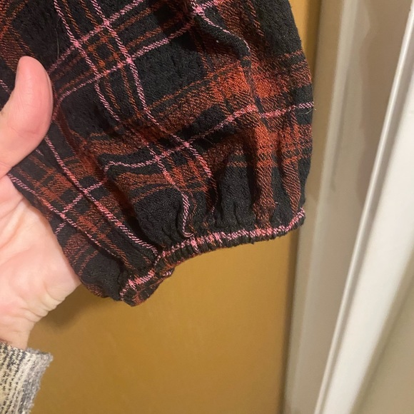 Torrid Top Babydoll Black Red Flannel Gauze Smocked Tie Crinkle Womens Size 0x - Picture 4 of 4